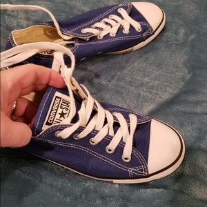 Blue unisex converse